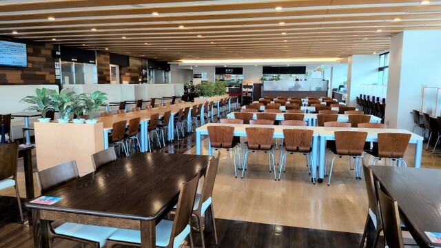 レストラン・ポート内観