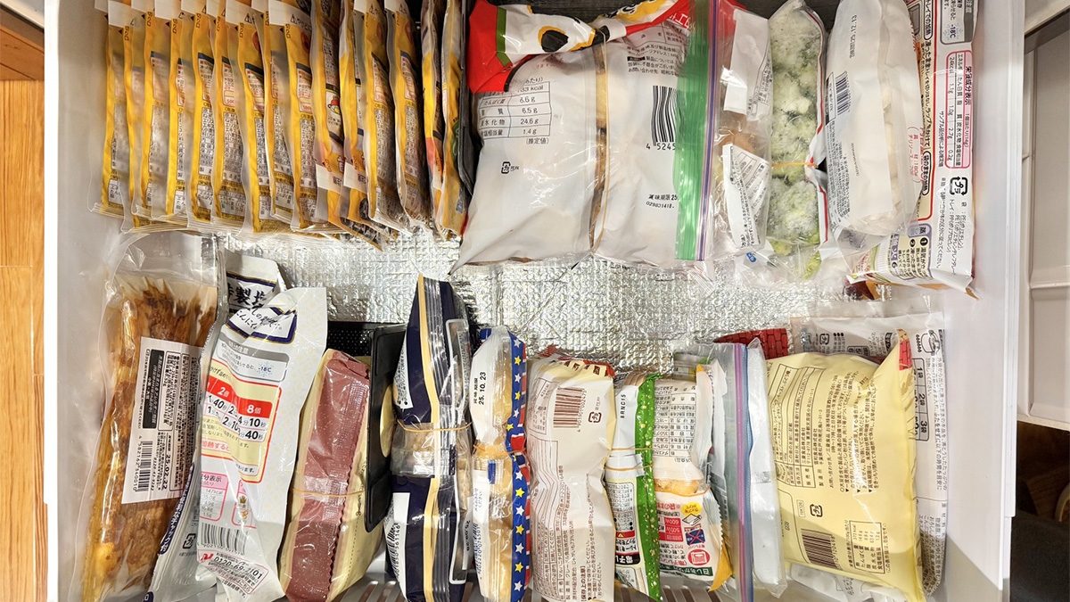 袋詰めされた調理済みの食材が保管されているイメージ